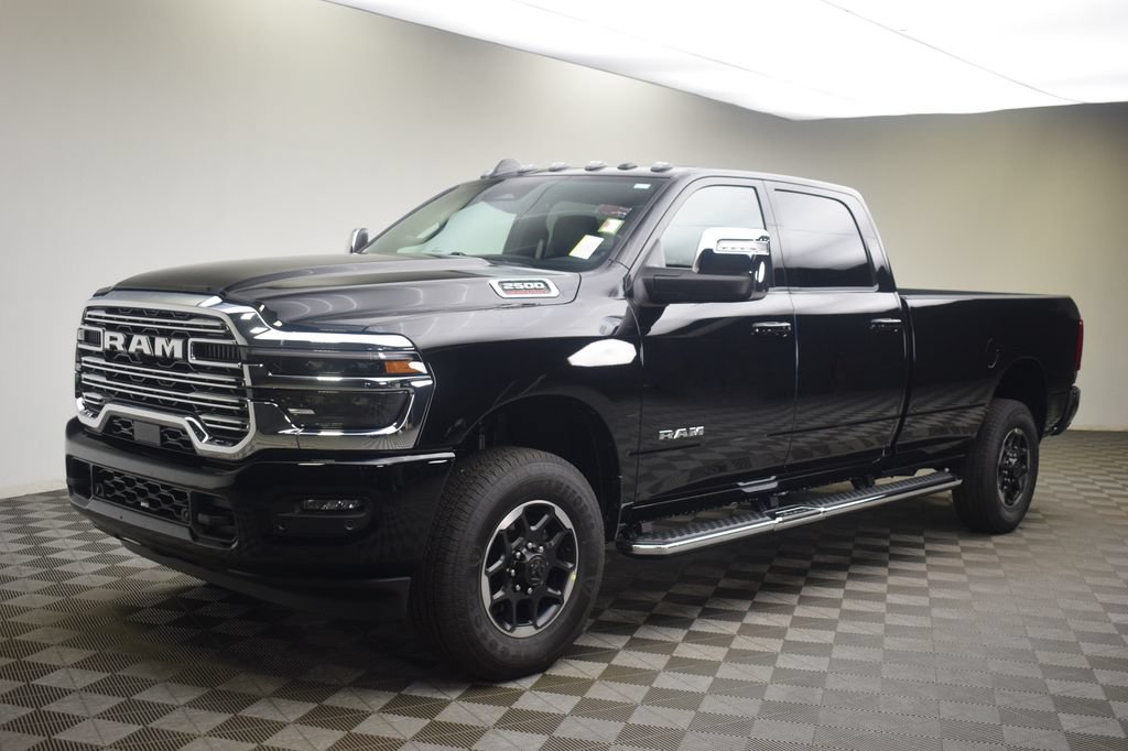 New 2026 RAM 2500 Laramie AWD/4WD image 17