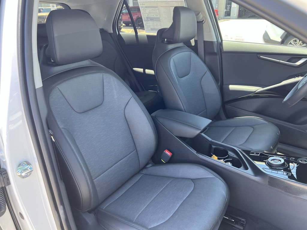 New 2026 Kia Niro Wave FWD image 25