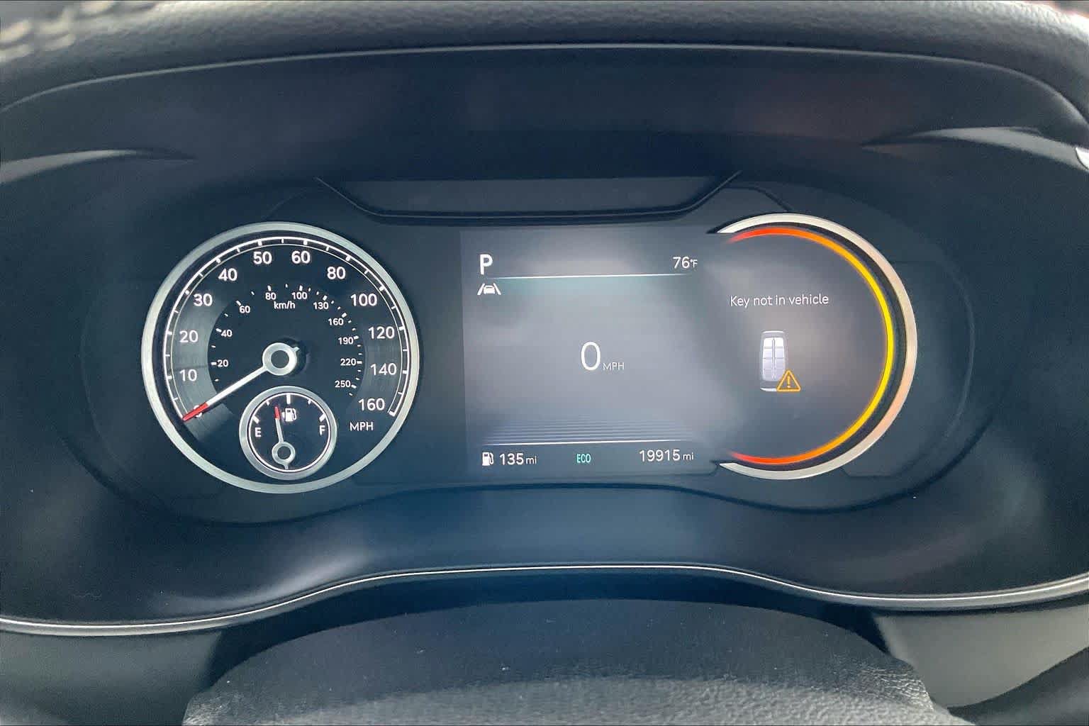 Used 2022 Genesis G70 2.0T RWD image 26