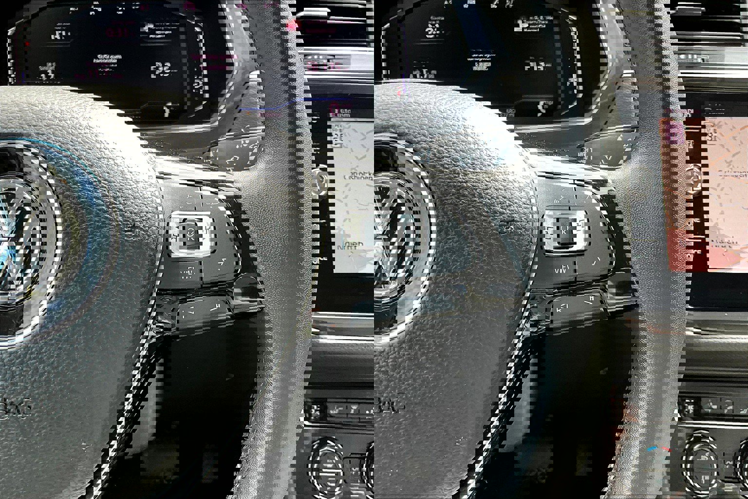 Used 2020 Volkswagen Tiguan SEL image 18