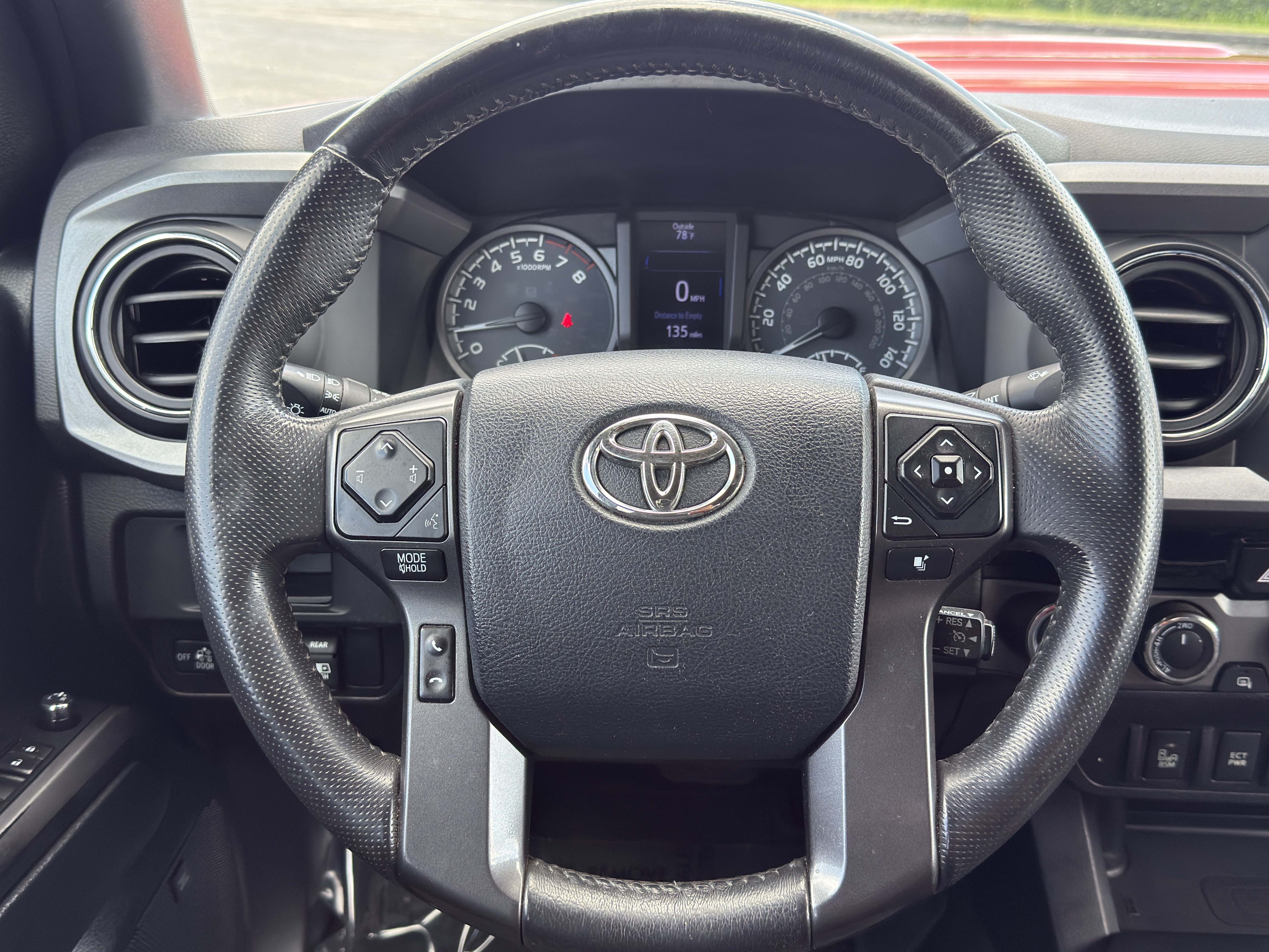 Used 2017 Toyota Tacoma TRD Sport AWD/4WD image 26