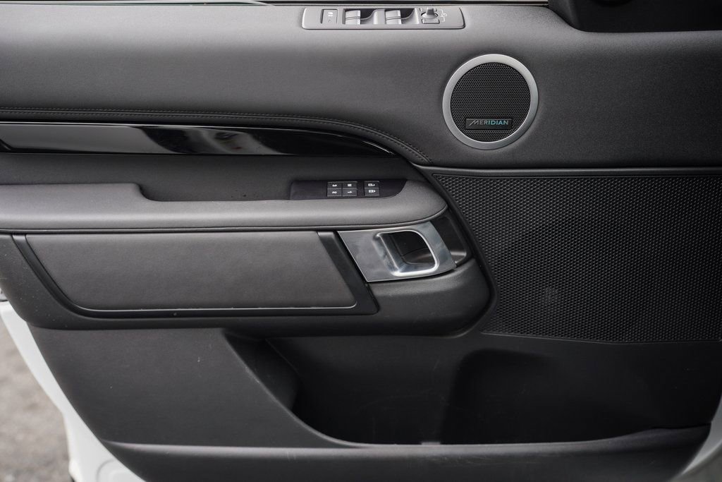 Used 2023 Land Rover Discovery S image 36