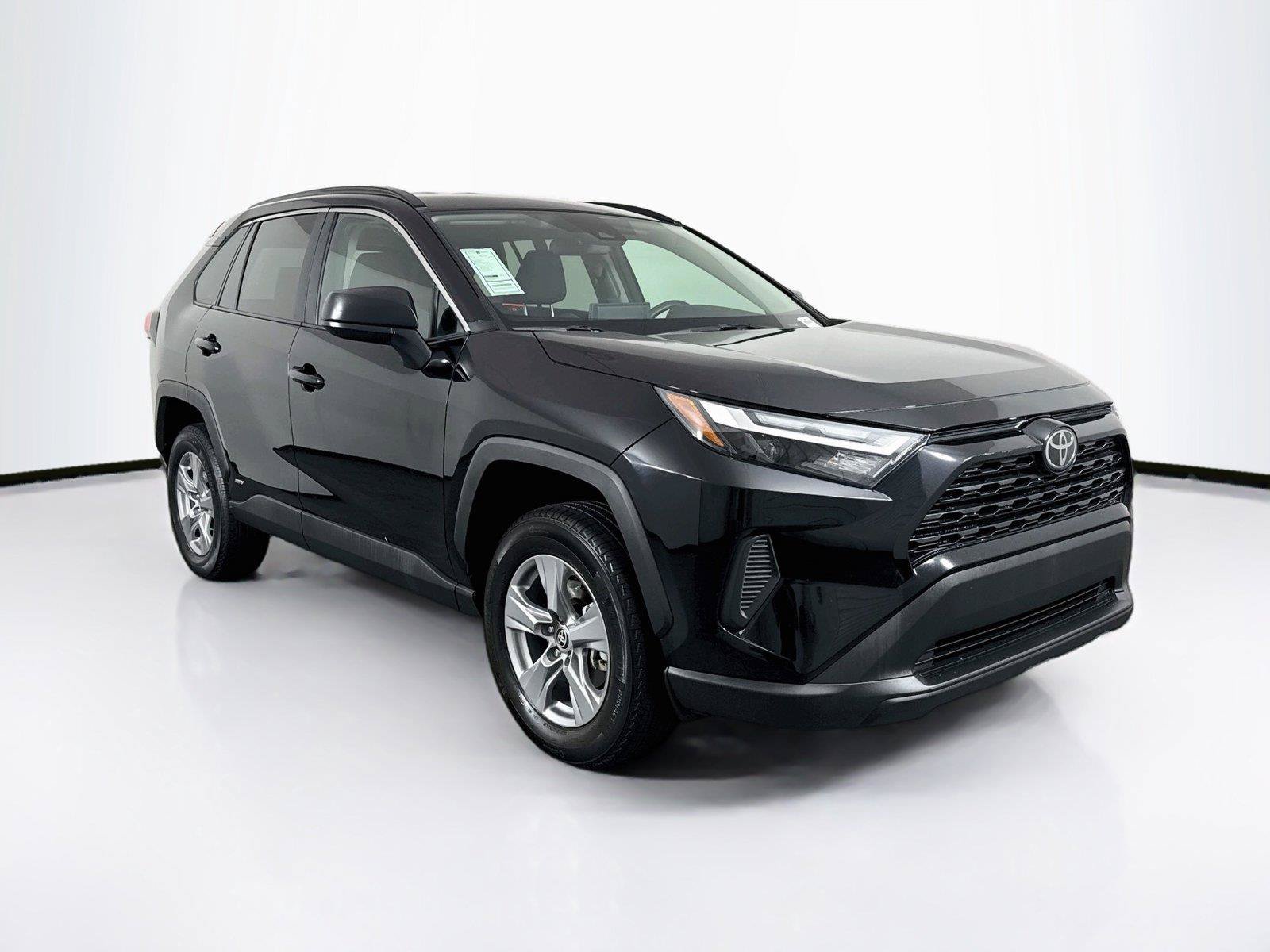 Certified 2025 Toyota RAV4 LE AWD/4WD image 9