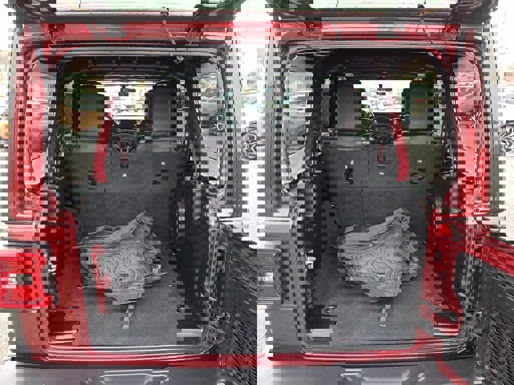 Used 2021 Jeep Wrangler Unlimited Sahara image 17