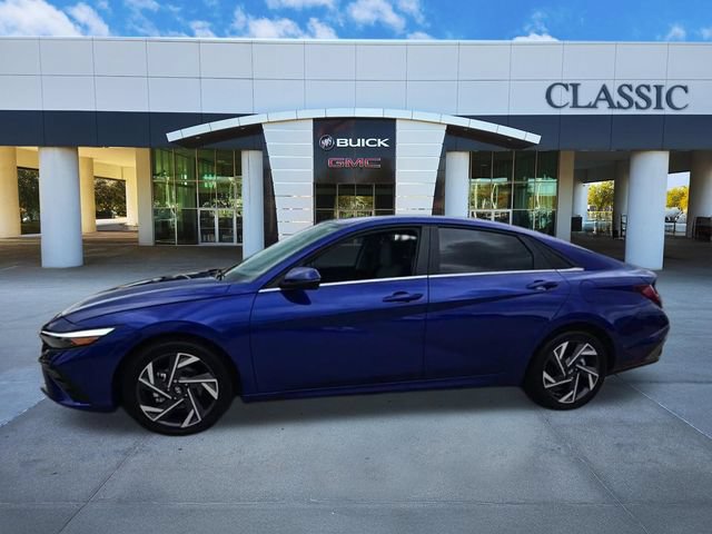 Used 2025 Hyundai Elantra Limited FWD image 4