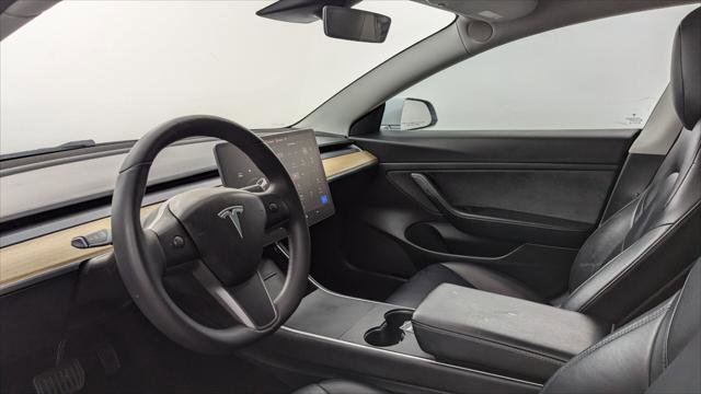 Used 2020 Tesla Model 3 Standard Range image 23
