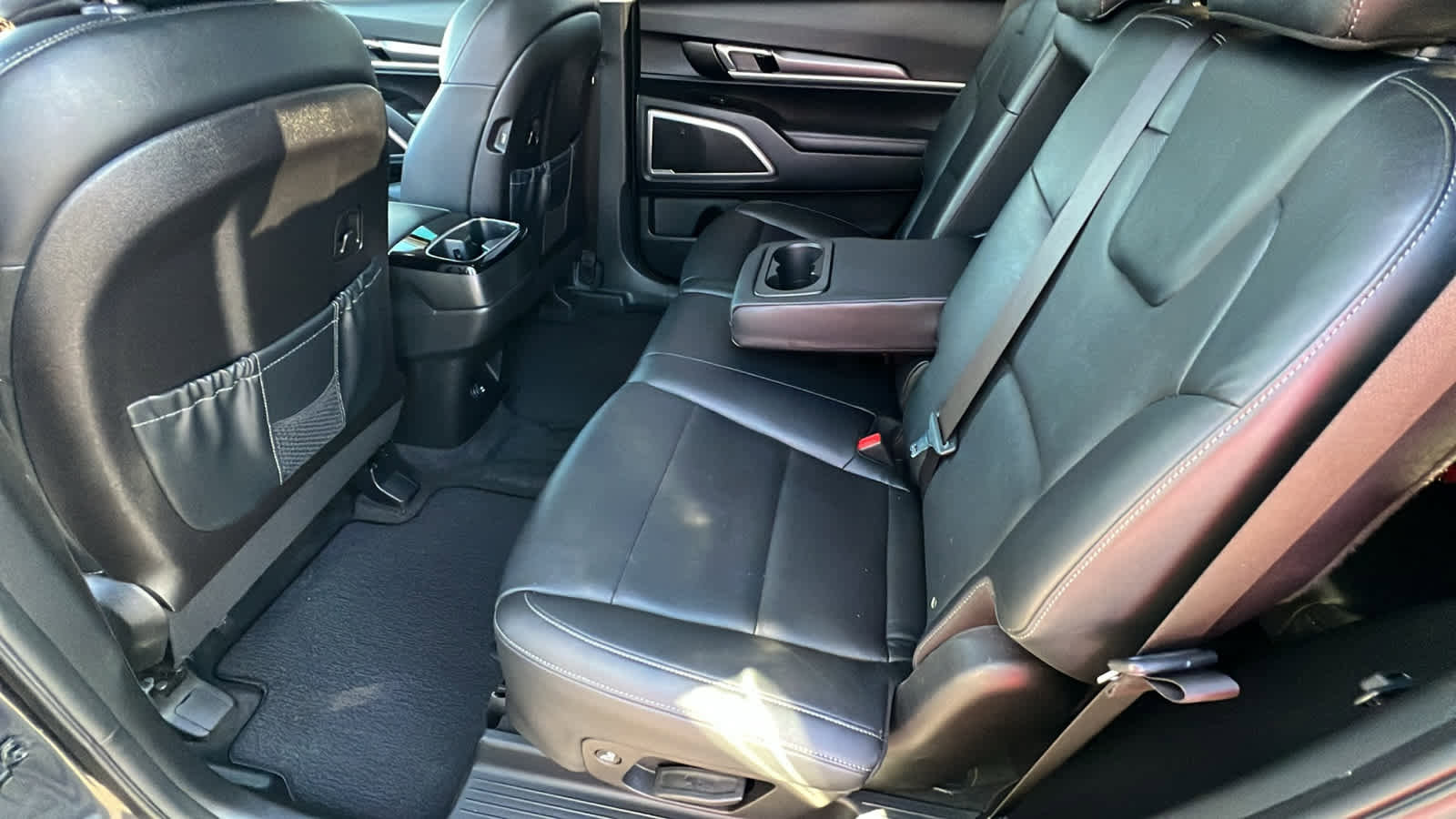 Used 2022 Kia Telluride LX image 24