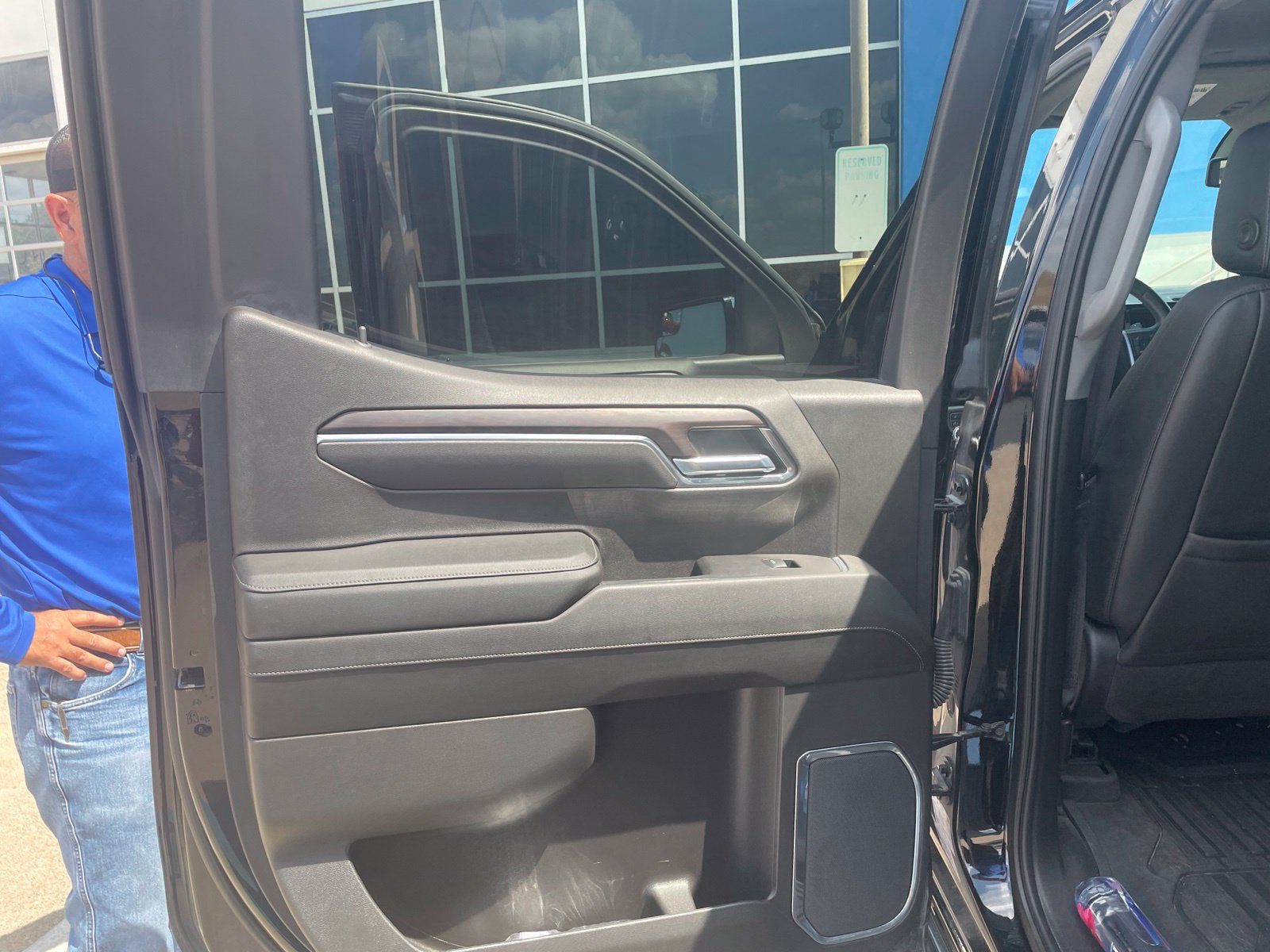 Used 2023 GMC Sierra 1500 SLT w/ SLT Premium Package AWD/4WD image 15