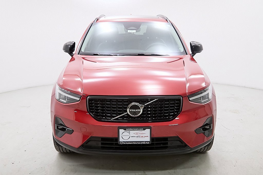 Certified 2023 Volvo XC40 B5 Plus w/ Driver Assist Package image 5