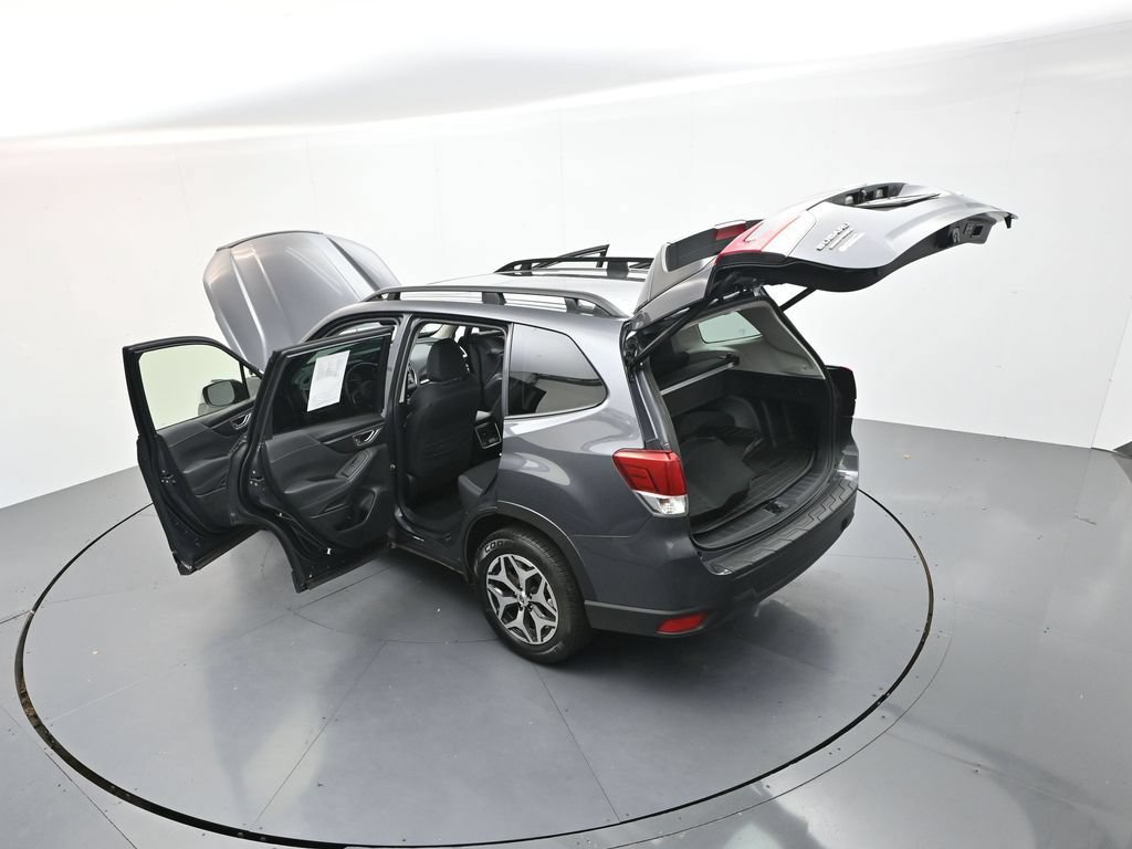 Used 2023 Subaru Forester Premium AWD/4WD image 48