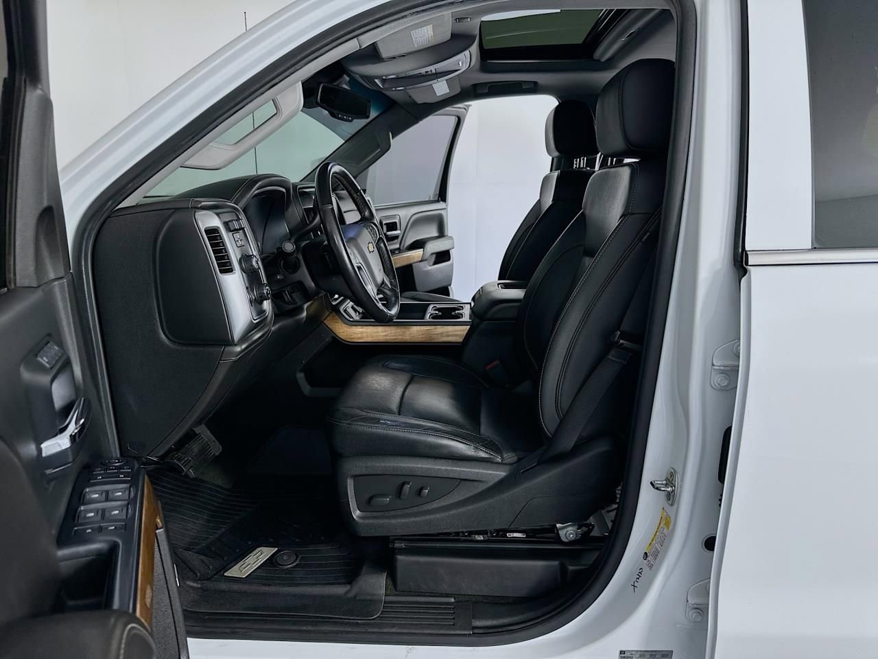 Used 2018 Chevrolet Silverado 2500 LTZ w/ Duramax Plus Package image 30