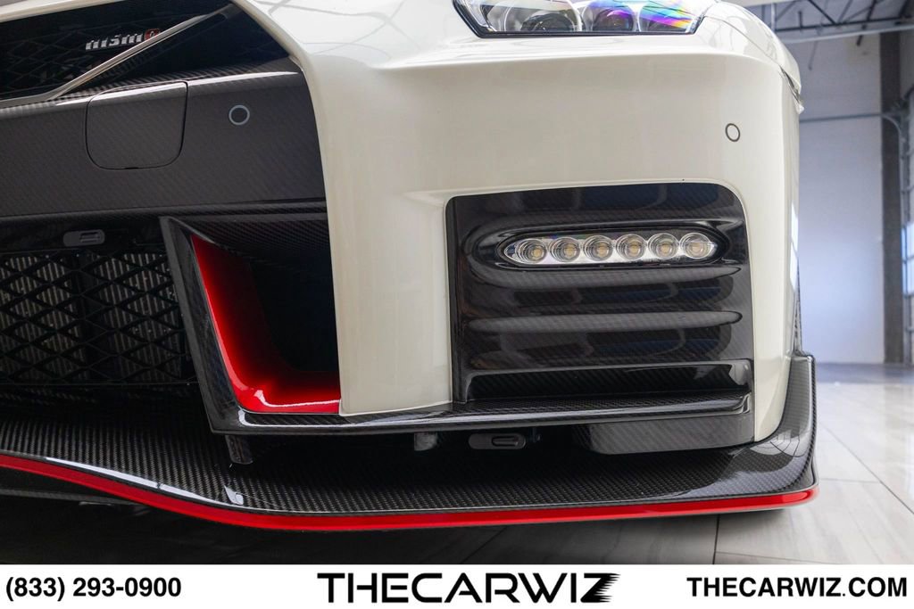 Used 2018 Nissan GT-R NISMO AWD/4WD image 8