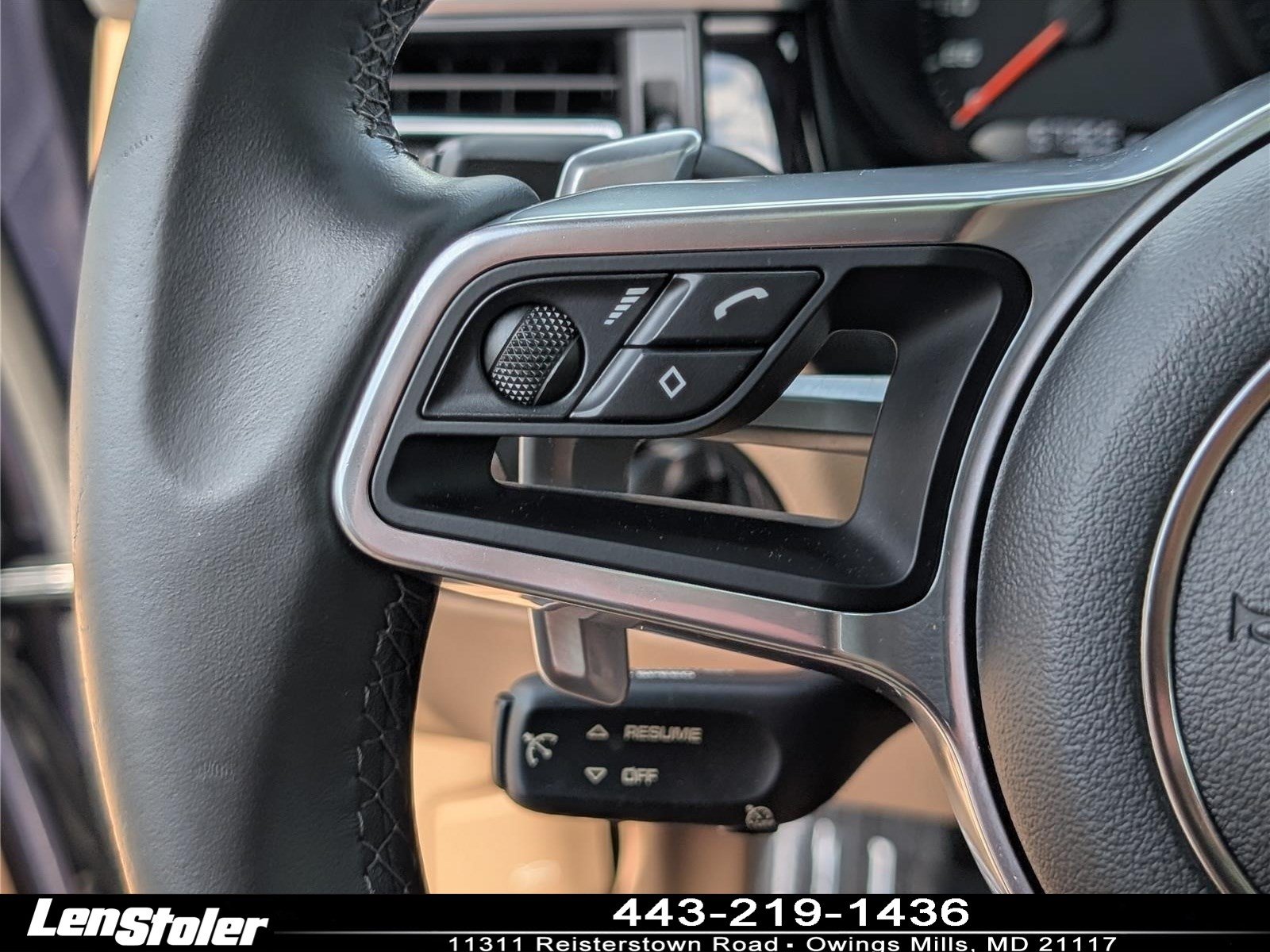 Used 2019 Porsche Macan AWD/4WD image 25