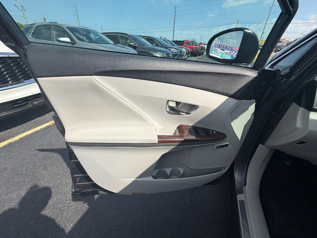 Used 2011 Toyota Venza w/ Comfort Pkg FWD image 10