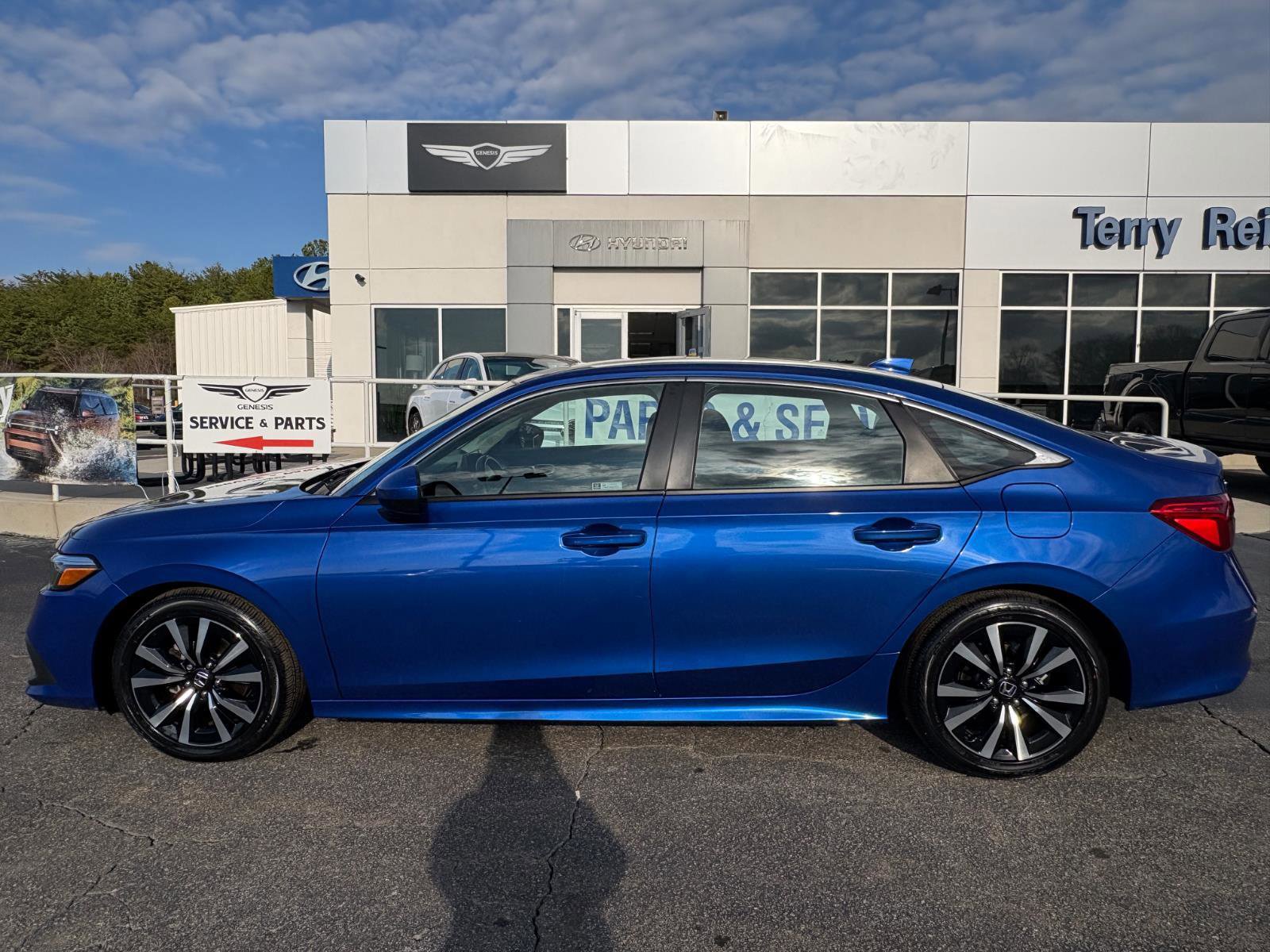 Used 2022 Honda Civic EX image 3