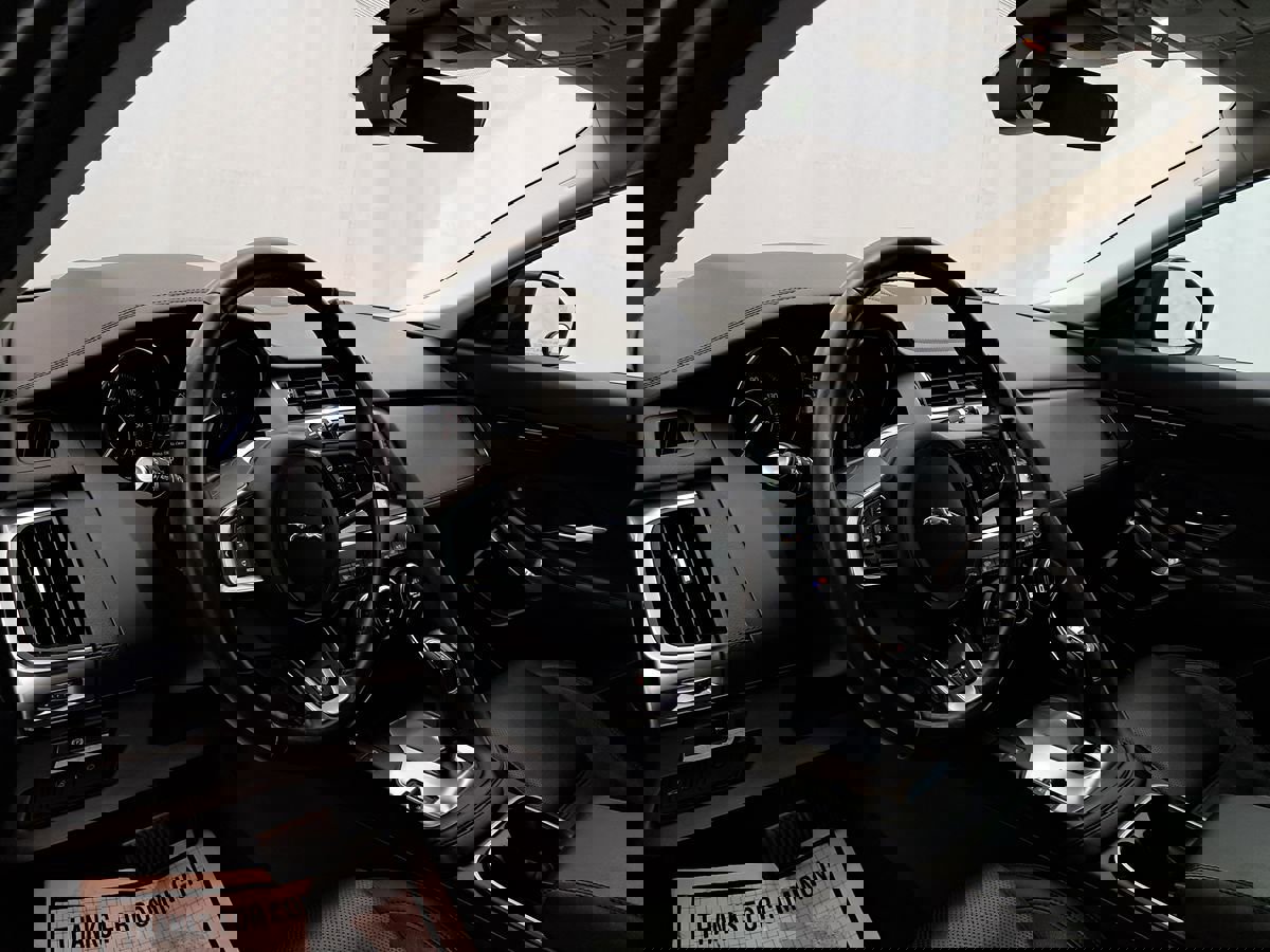 Used 2020 Jaguar E-PACE SE AWD/4WD image 7