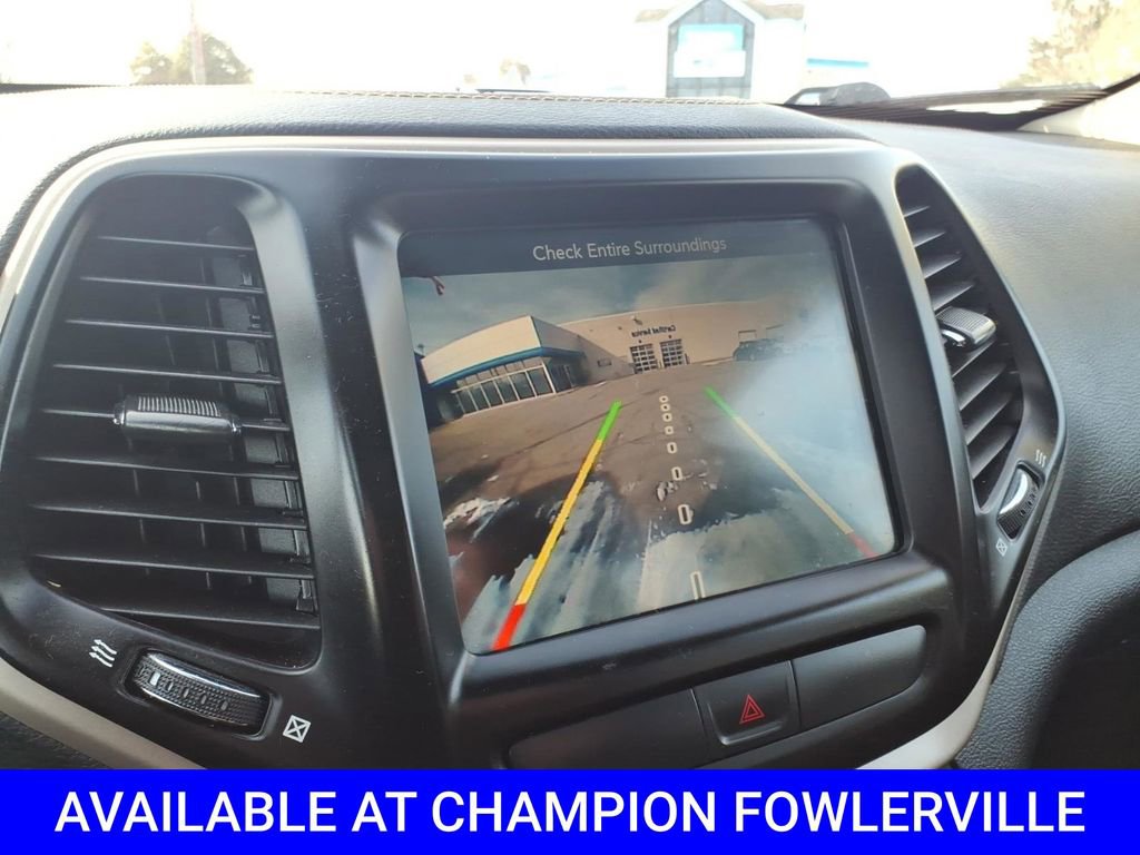 Used 2016 Jeep Cherokee Latitude w/ Cold Weather Group image 20