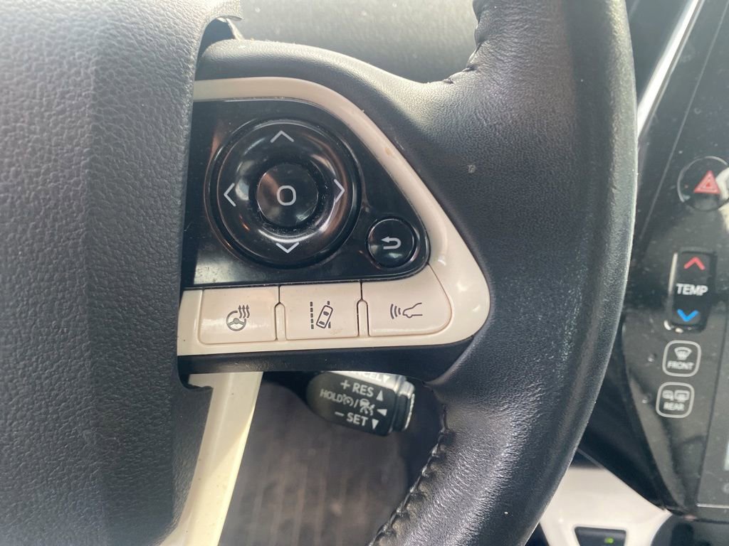 Used 2017 Toyota Prius Prime Premium image 7