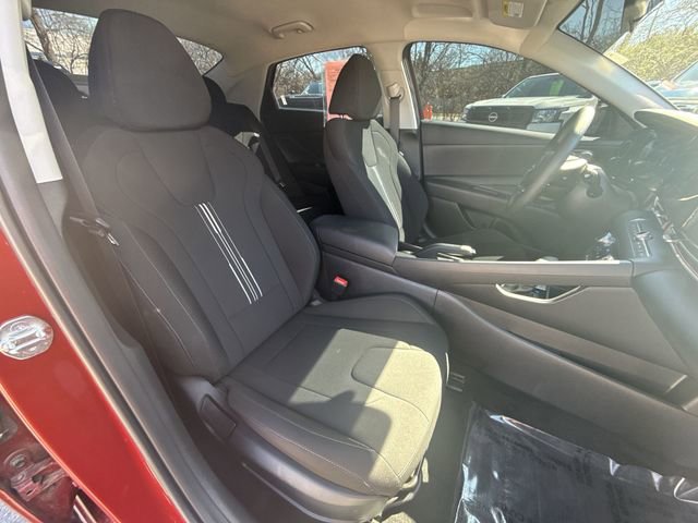 Certified 2024 Hyundai Elantra SEL image 23