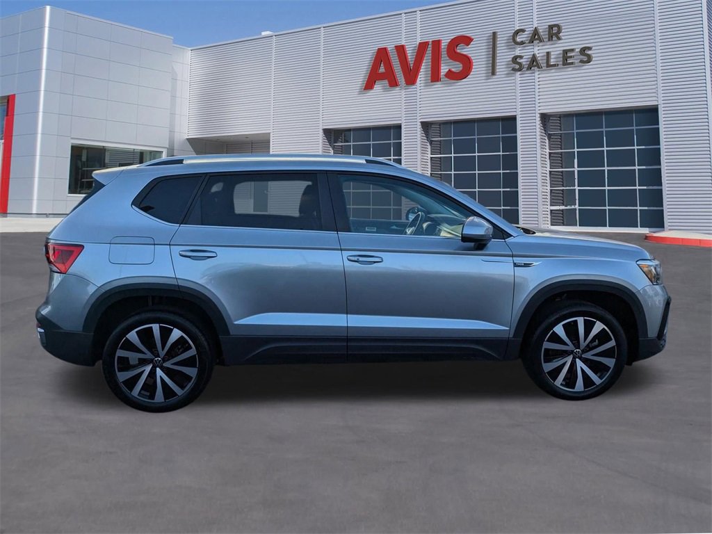 Used 2024 Volkswagen Taos SE image 5