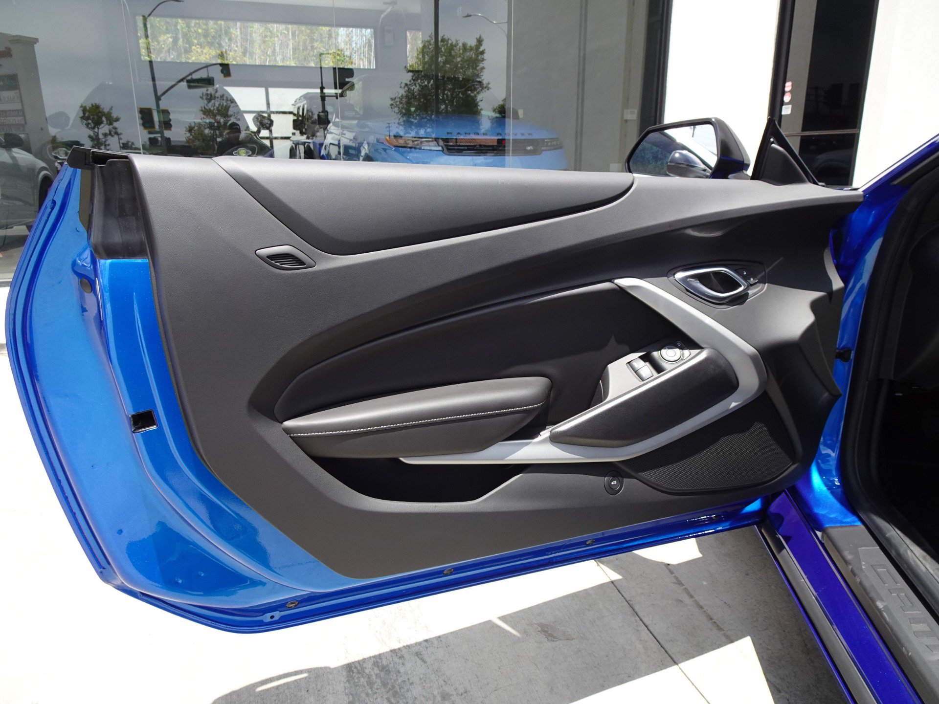 Used 2017 Chevrolet Camaro SS RWD image 13