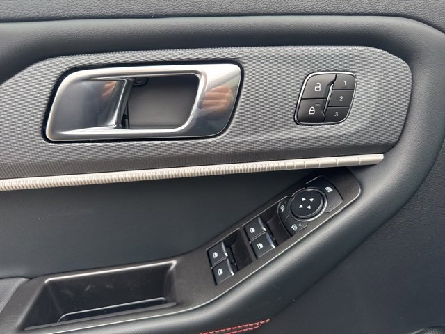 New 2026 Ford Explorer ST-Line w/ ST-Line Street Pack image 21