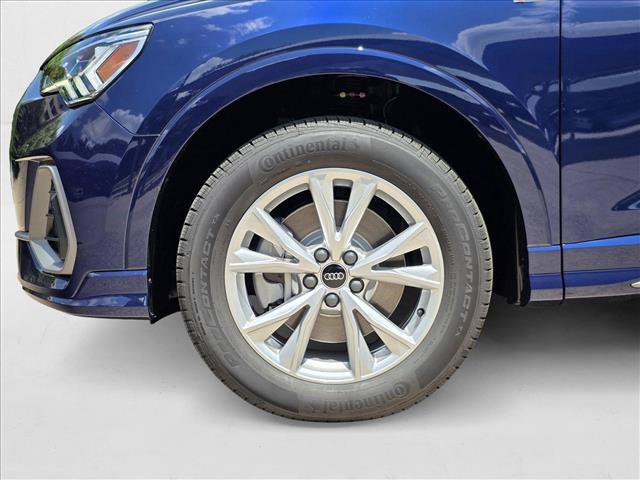New 2025 Audi Q3 2.0T Premium w/ Convenience Package AWD/4WD image 9