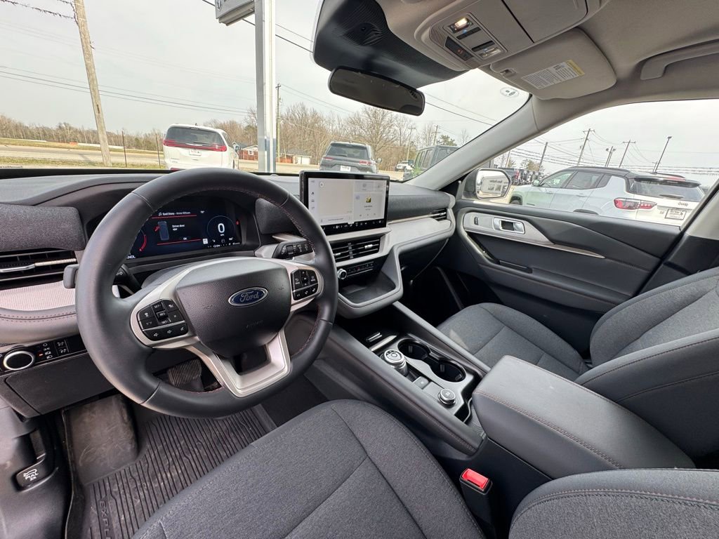 Used 2025 Ford Explorer Active image 22