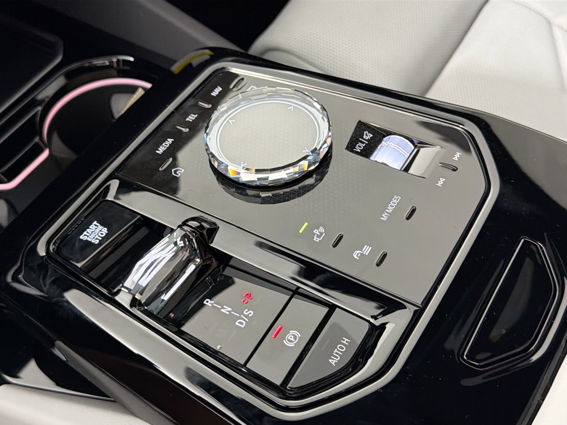 New 2026 BMW 550e xDrive image 16