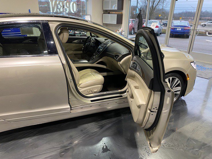 Used 2017 Lincoln MKZ Reserve w/ Climate Package image 14