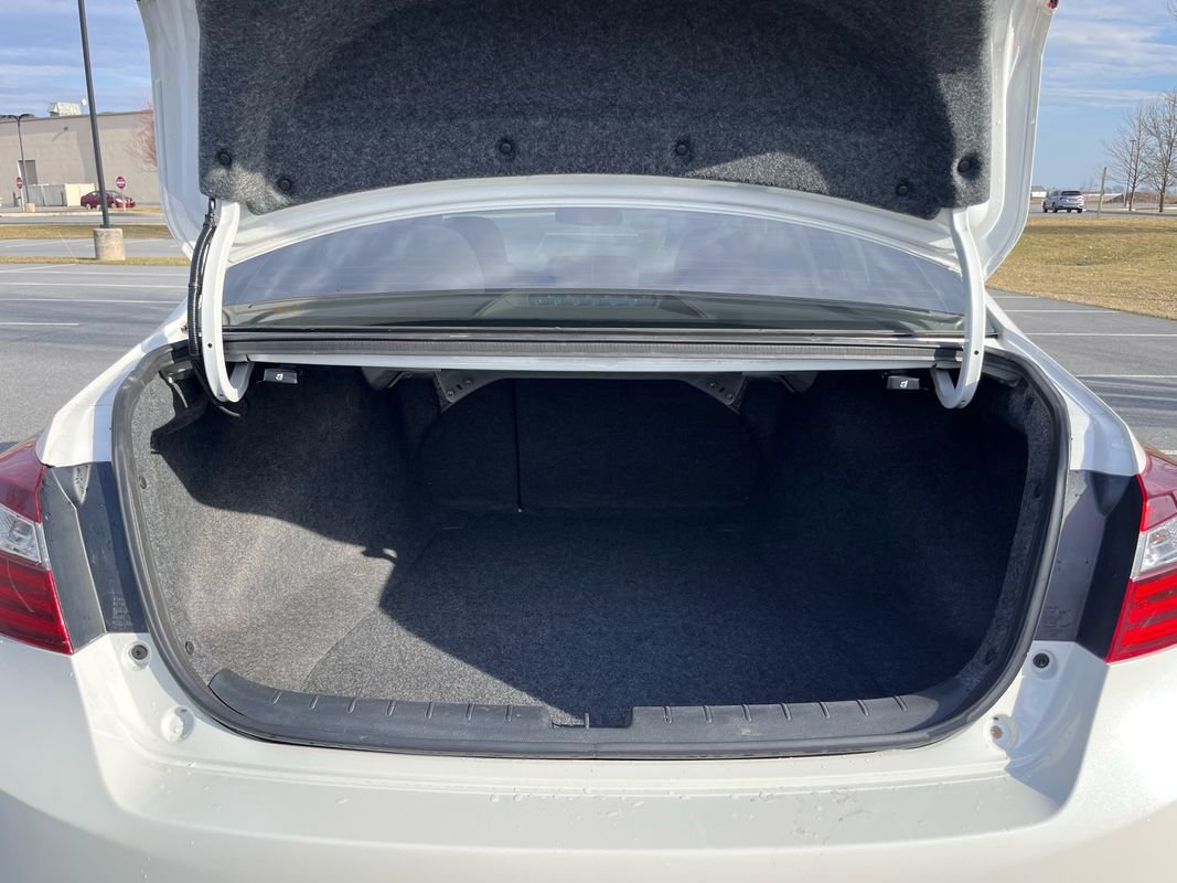 Used 2017 Honda Accord EX-L image 12