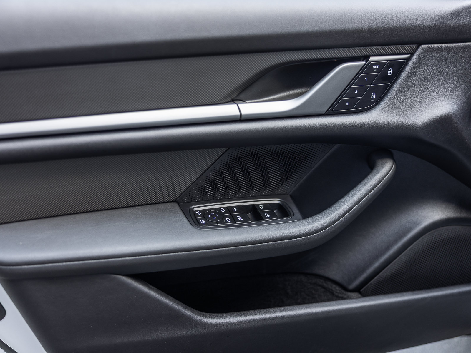 Certified 2024 Porsche Taycan 4S AWD/4WD image 19