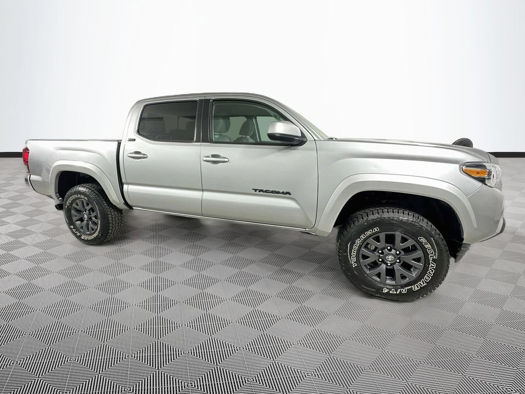 Used 2023 Toyota Tacoma SR5 w/ Black Out Package (TMS) AWD/4WD image 17