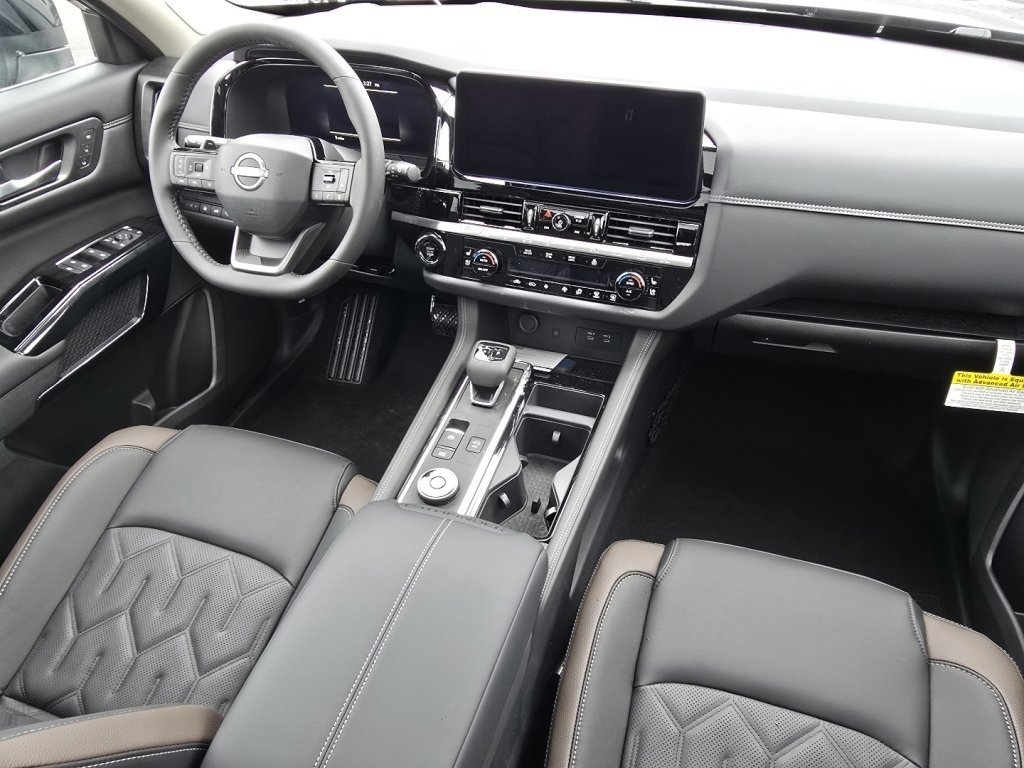 New 2026 Nissan Pathfinder Platinum image 14