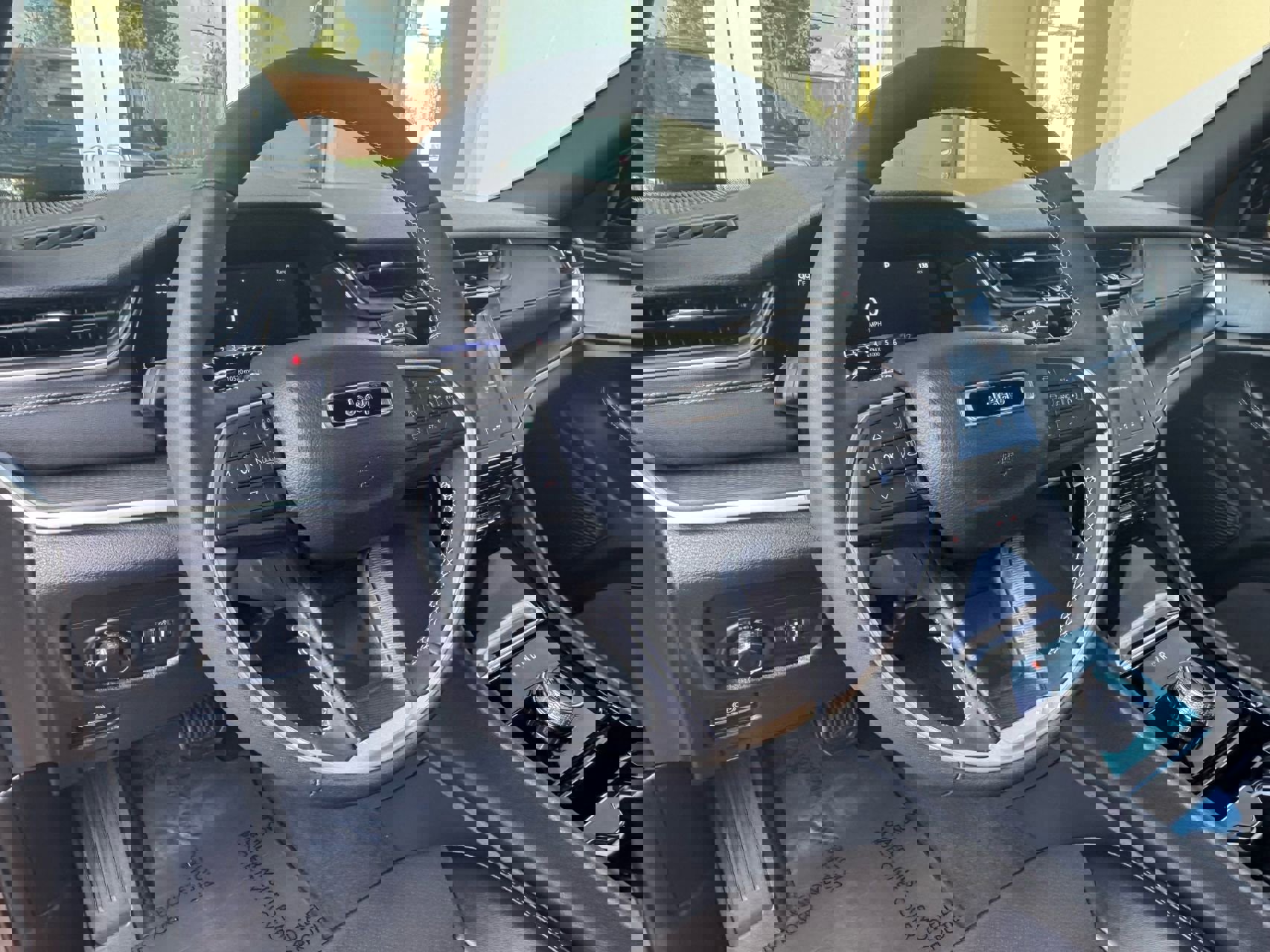 Used 2023 Jeep Grand Cherokee L Laredo image 23