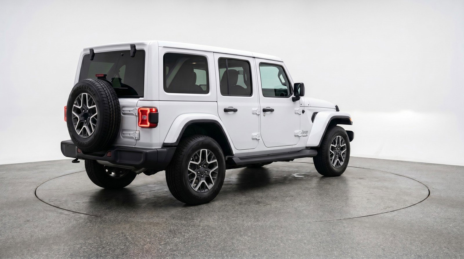 Used 2025 Jeep Wrangler Sahara image 9