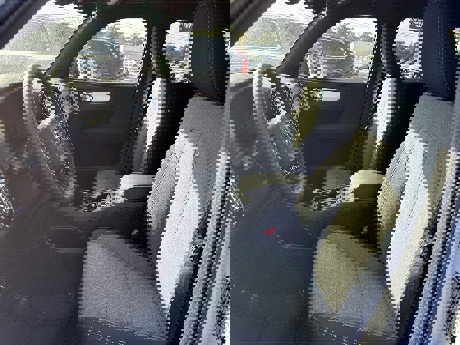 New 2026 Volvo XC40 B4 Core w/ Protection Package image 10