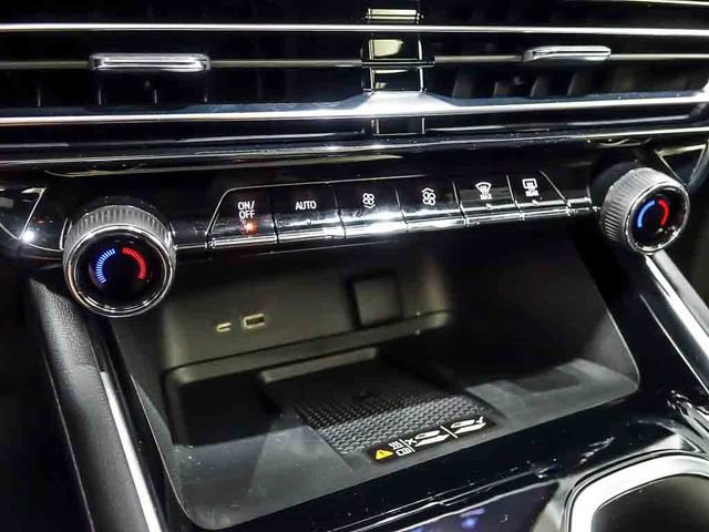 New 2026 Chevrolet Traverse RS w/ LPO, Floor Liner Package AWD/4WD image 21