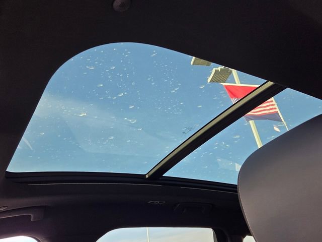 Used 2025 Lincoln Nautilus Reserve w/ Jet Appearance Package image 18