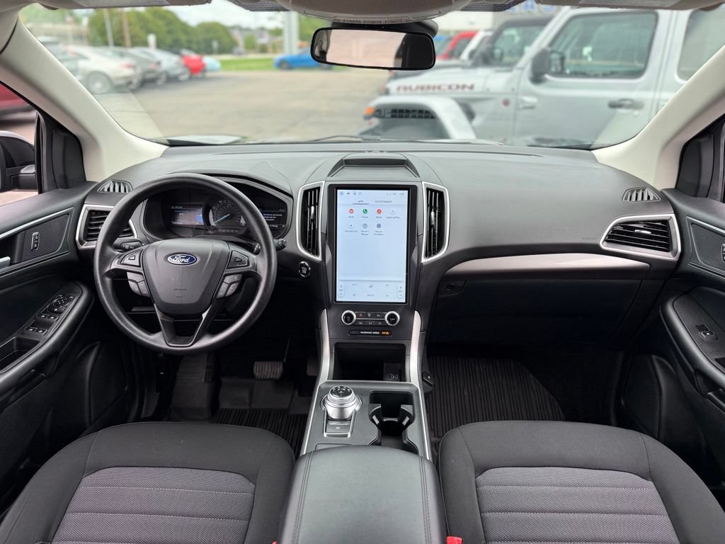 Certified 2024 Ford Edge SE w/ Black Appearance Package AWD/4WD image 2