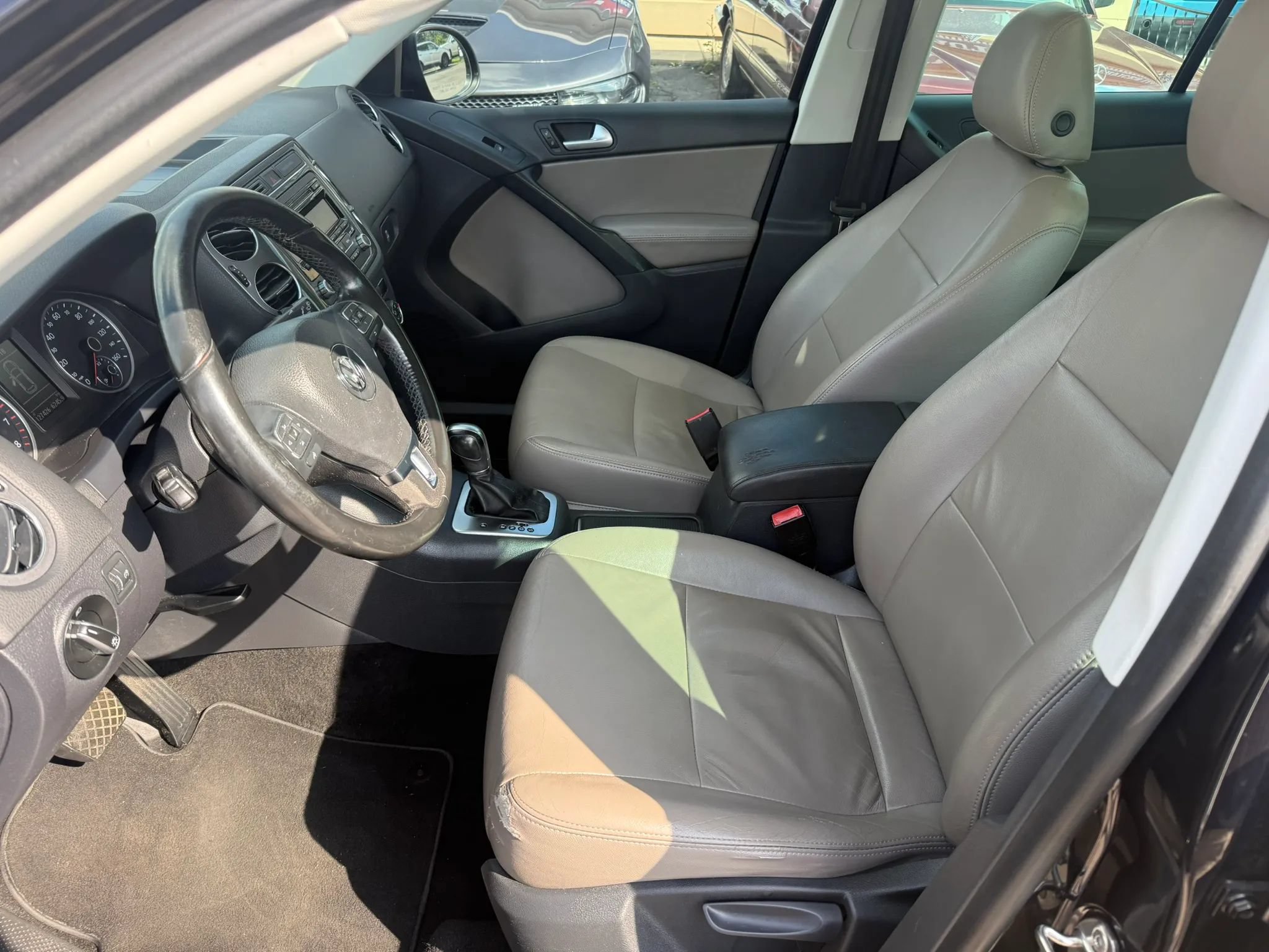 Used 2013 Volkswagen Tiguan S FWD image 12