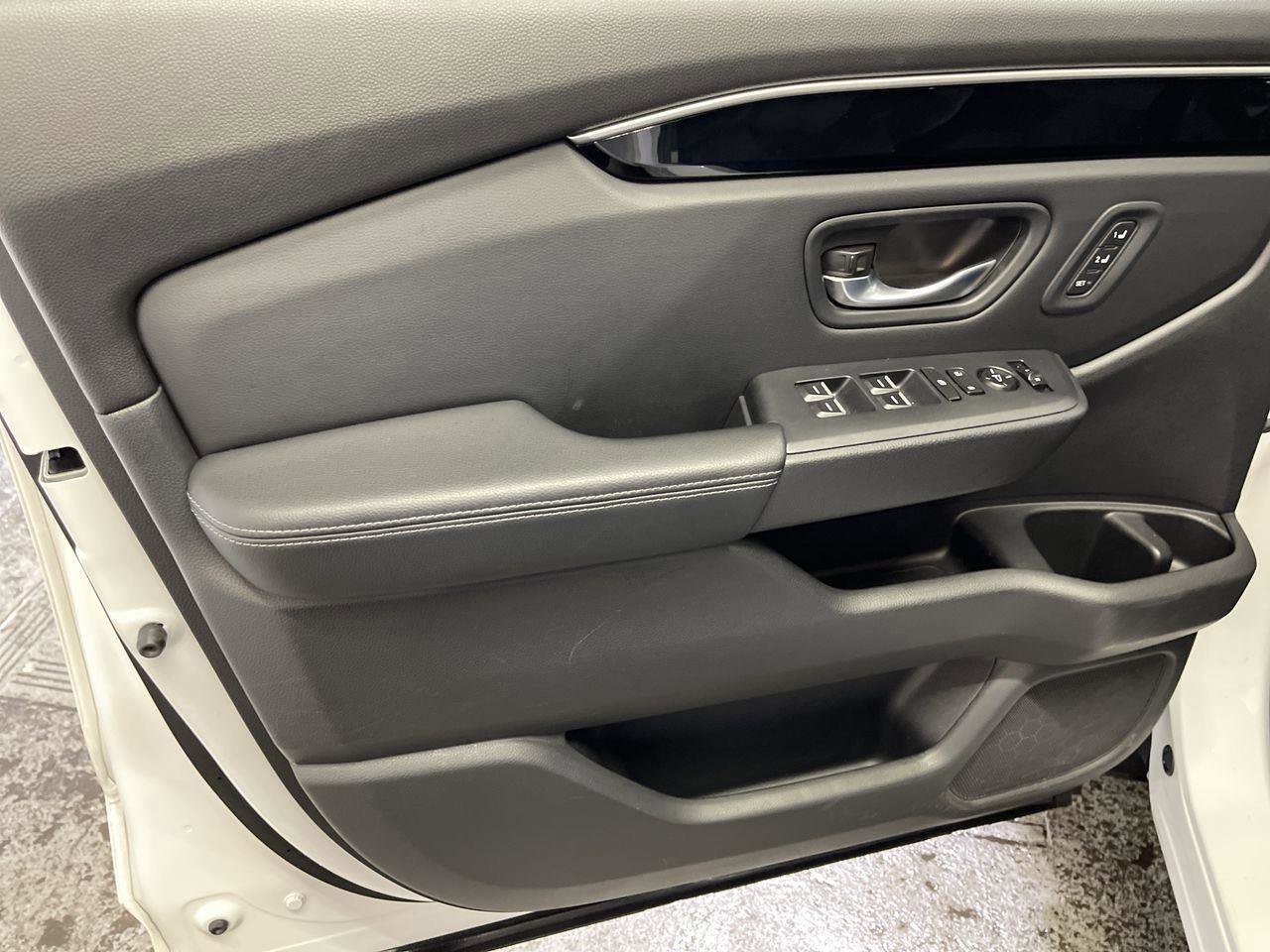 Used 2023 Honda Pilot Touring image 13