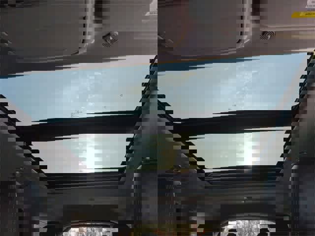 Used 2022 Ford Explorer XLT w/ Equipment Group 202A image 20