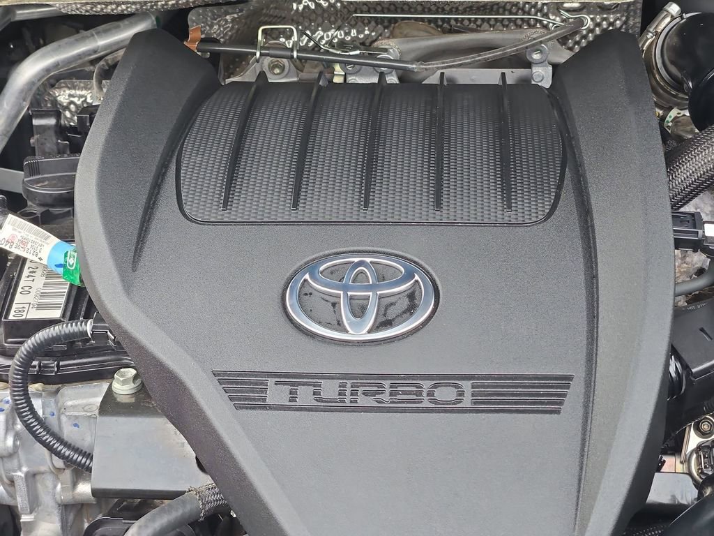 Used 2024 Toyota Highlander LE image 20