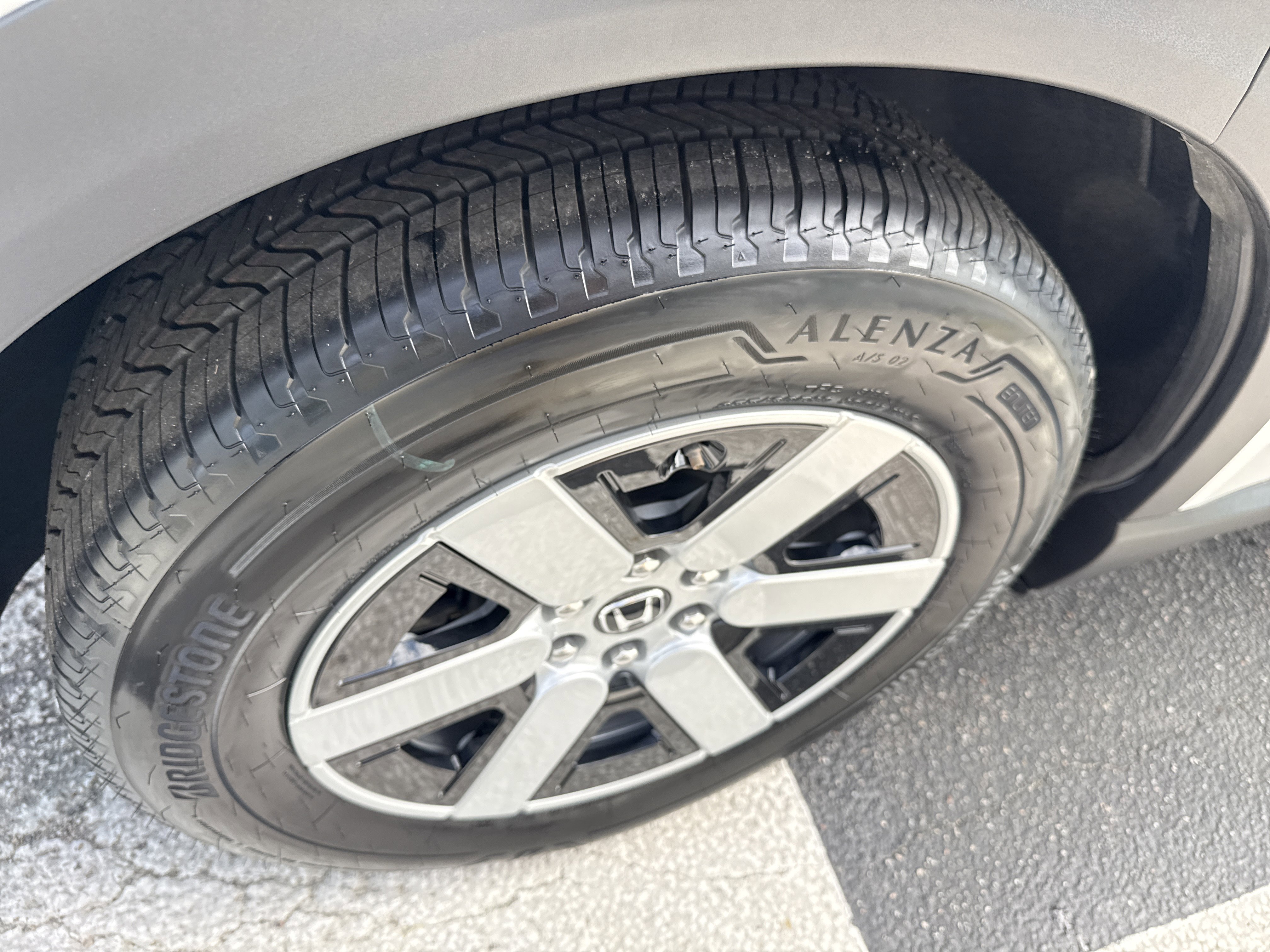 Used 2024 Honda Prologue EX image 12