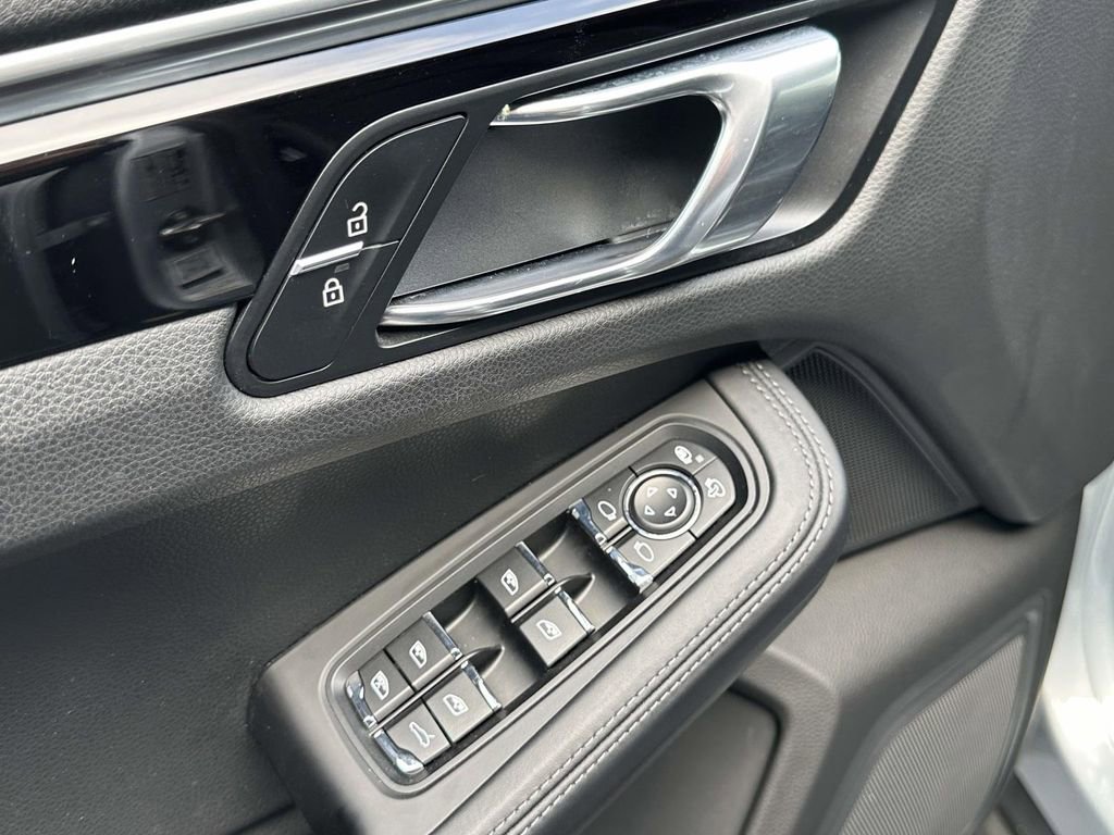 Used 2019 Porsche Macan image 19