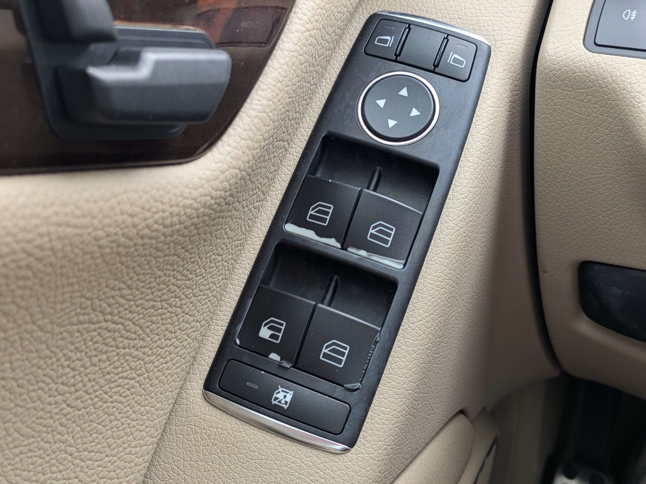 Used 2013 Mercedes-Benz C 250 Sedan image 20