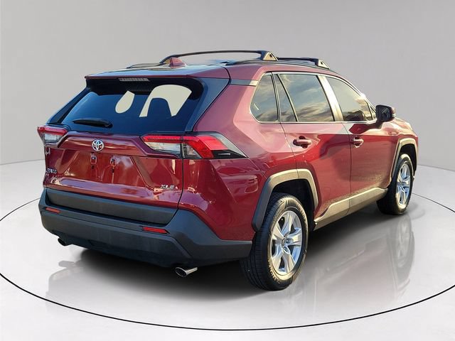Used 2020 Toyota RAV4 XLE FWD image 3