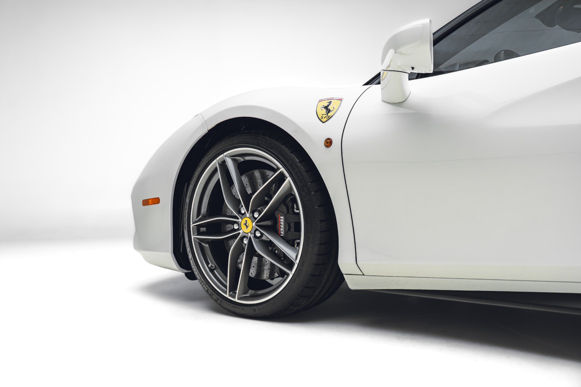 Used 2018 Ferrari 488 GTB RWD image 20