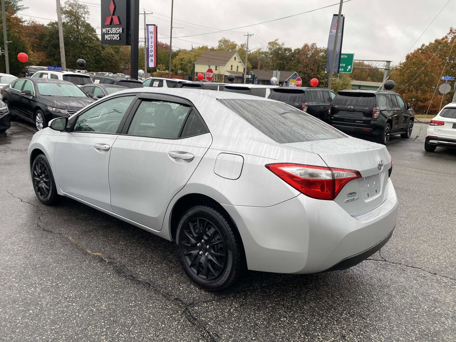 Used 2015 Toyota Corolla LE image 3